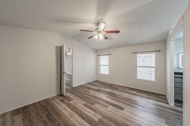 Building Photo - 5005 Shoreline Cir W