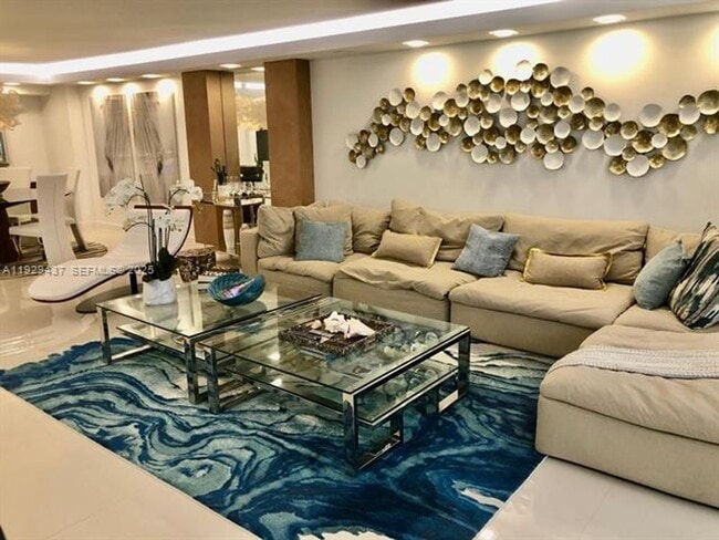 Building Photo - 8877 Collins Ave