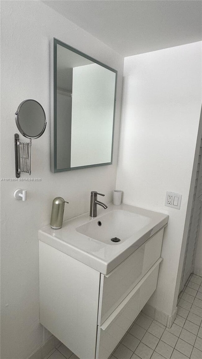 Building Photo - 1775 Washington Ave