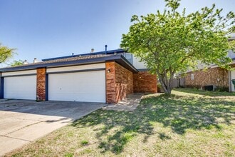 Building Photo - Three bed/2.5 bath in Harvest Hills