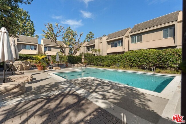 Building Photo - 2516 Arizona Ave