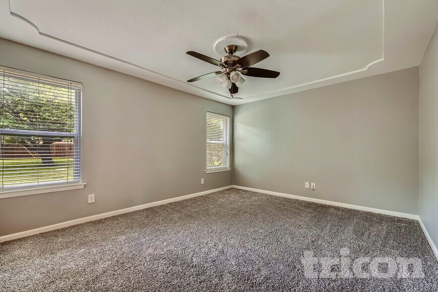 Building Photo - 7549 David Dr