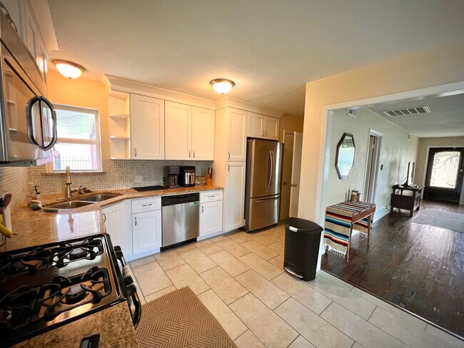 Building Photo - 3472 Rugged Dr