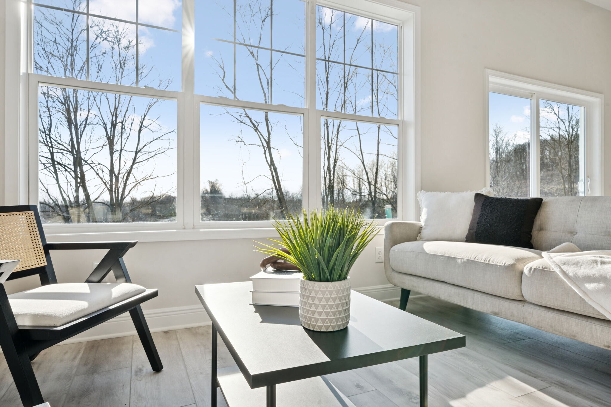 Building Photo - 2213 Lebanon Dr