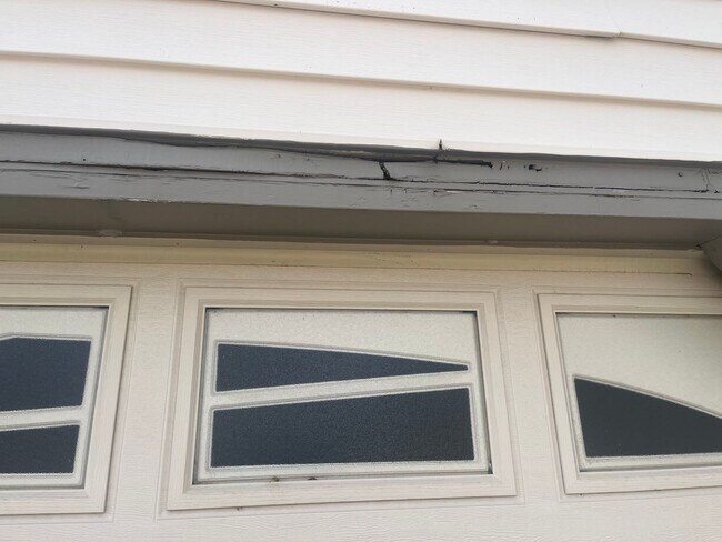 Building Photo - 16456 E Kentucky Ave