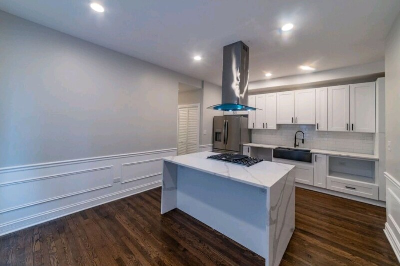 Building Photo - 5824 S Michigan Ave