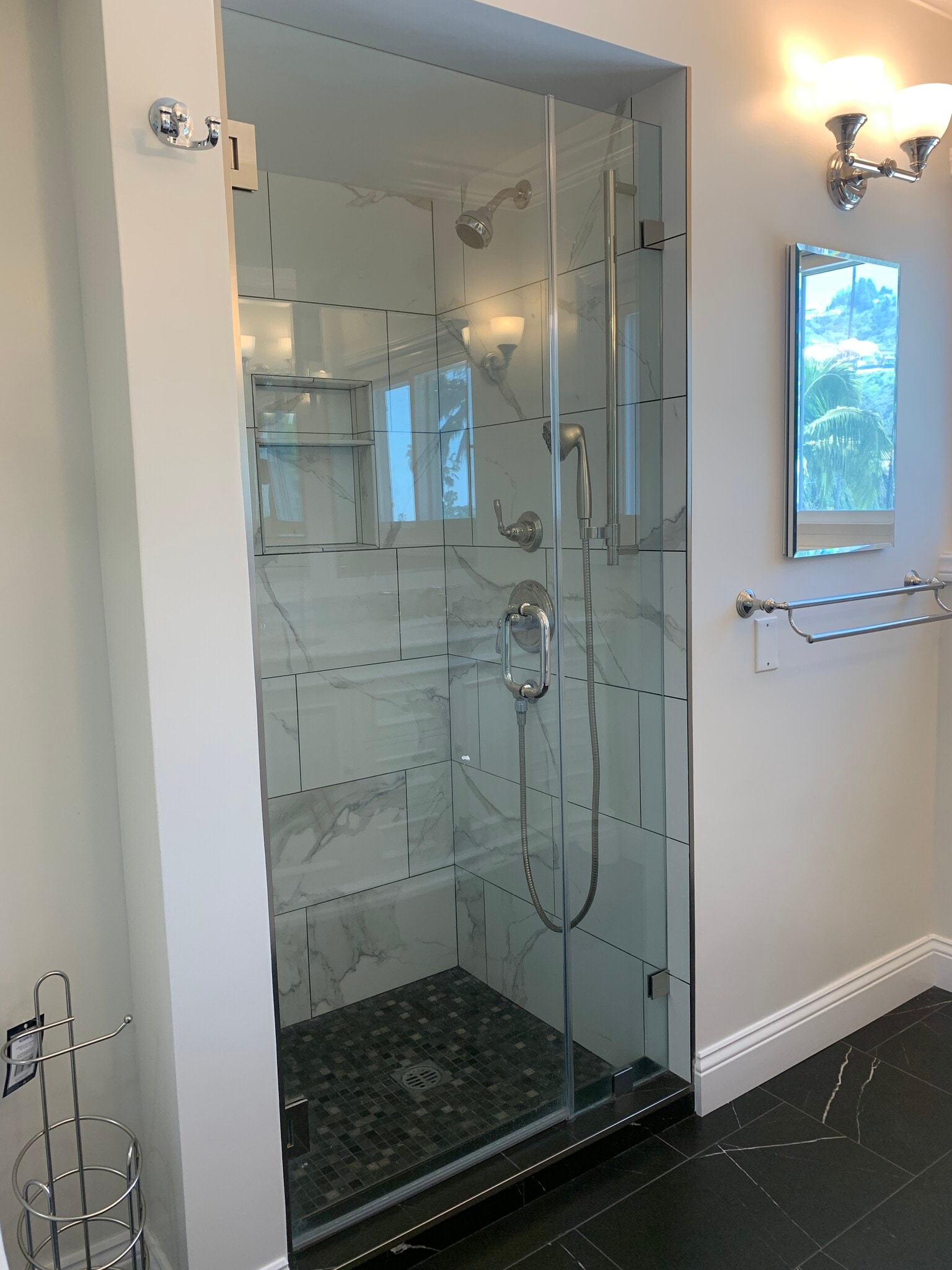 Shower 2 - 7560 Hollywood Blvd