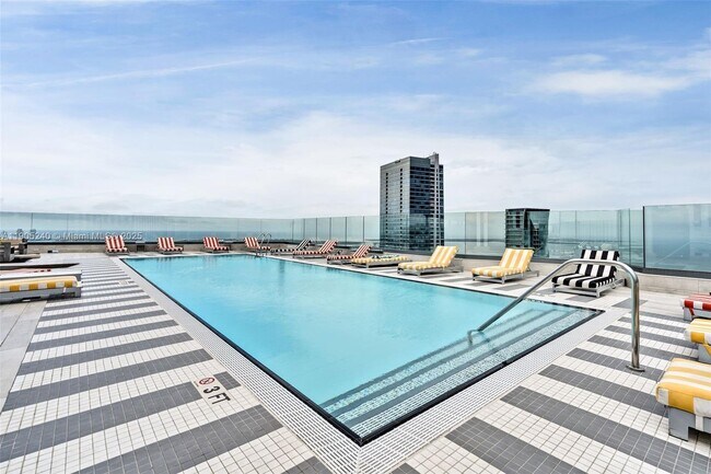 Building Photo - 1300 S Miami Ave