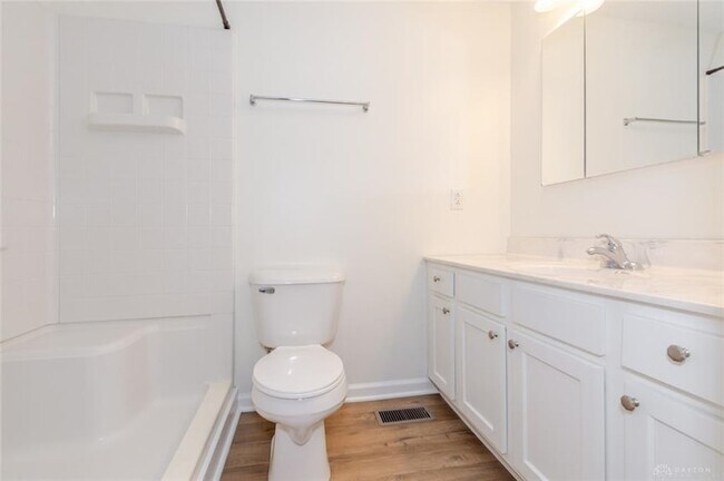 Building Photo - 679 Lakengren Dr