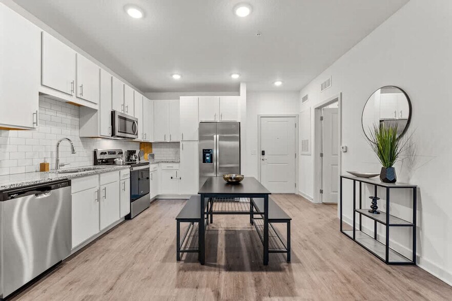 Building Photo - 14533 Star Water Rd