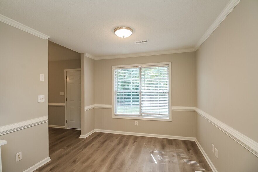 Building Photo - 311 Fallview Dr