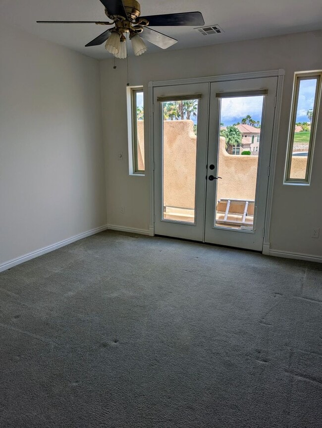 Building Photo - Santa Fe Vistas House!