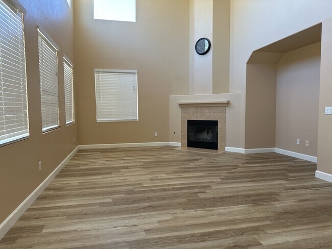 Building Photo - 3 Bedroom 2.5 Bath Home in Moreno Valley CA With Massive Backyard and Bonus Studio / Room in Gara...