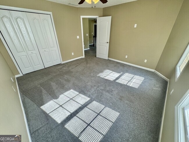 Building Photo - 431 Whitewater Tr