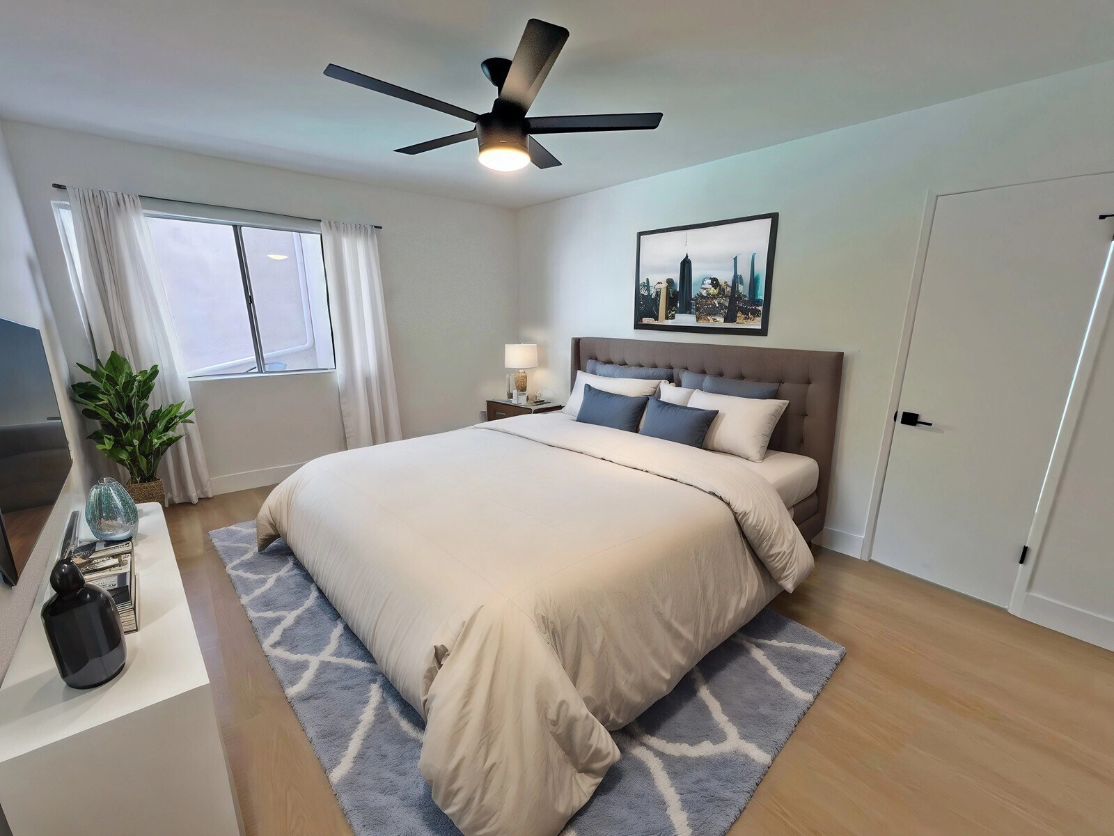 Building Photo - 118 S Wetherly Dr