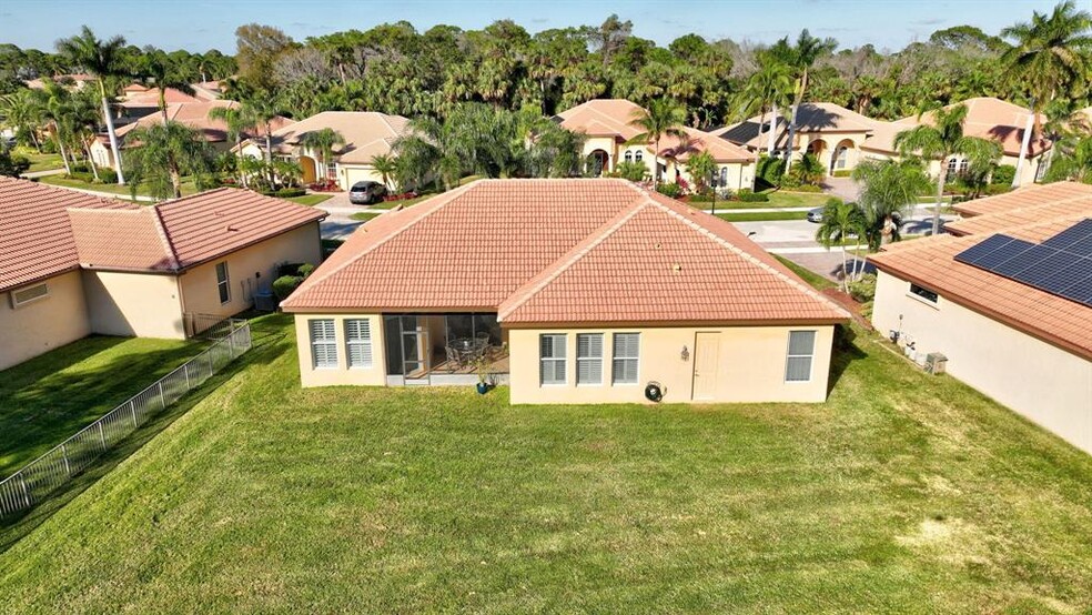 Building Photo - 827 SW Grand Reserves Blvd