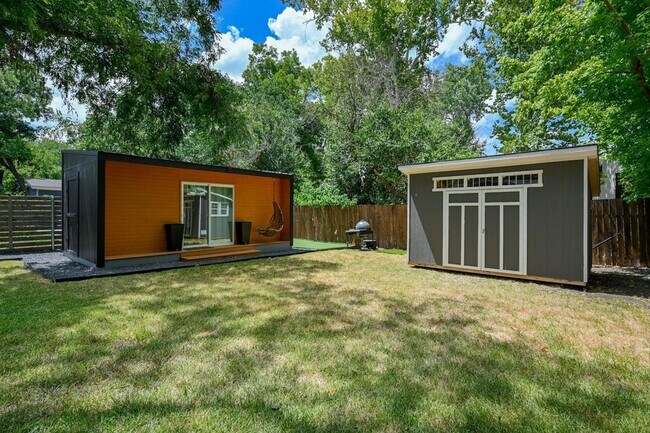 Building Photo - 1709 Payne Ave