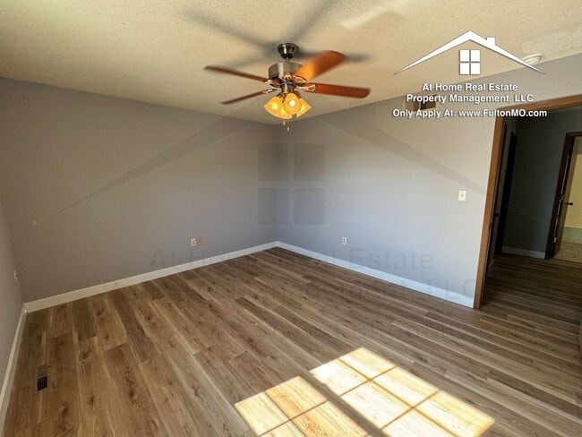 Building Photo - 551 Collier Ln