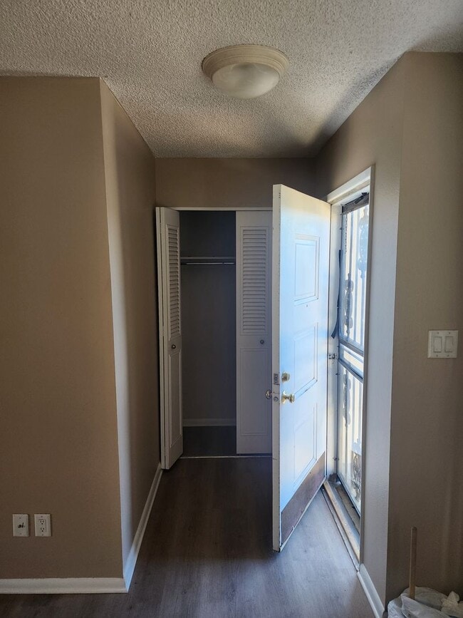 Building Photo - 8712 Mariposa St