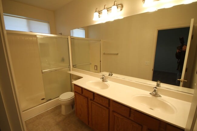 Building Photo - 3 bed | 2 bath | 1189 SF | 2 Car Garage | Single Story | Tenant pays $175 WS&G