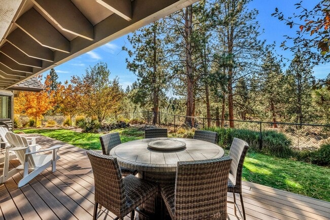 Building Photo - Beautiful Remodeled Home on Acreage!