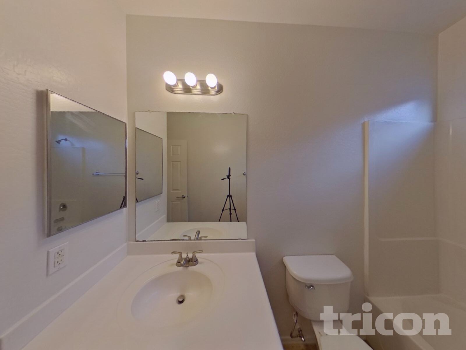 Building Photo - 42756 W Elizabeth Ave