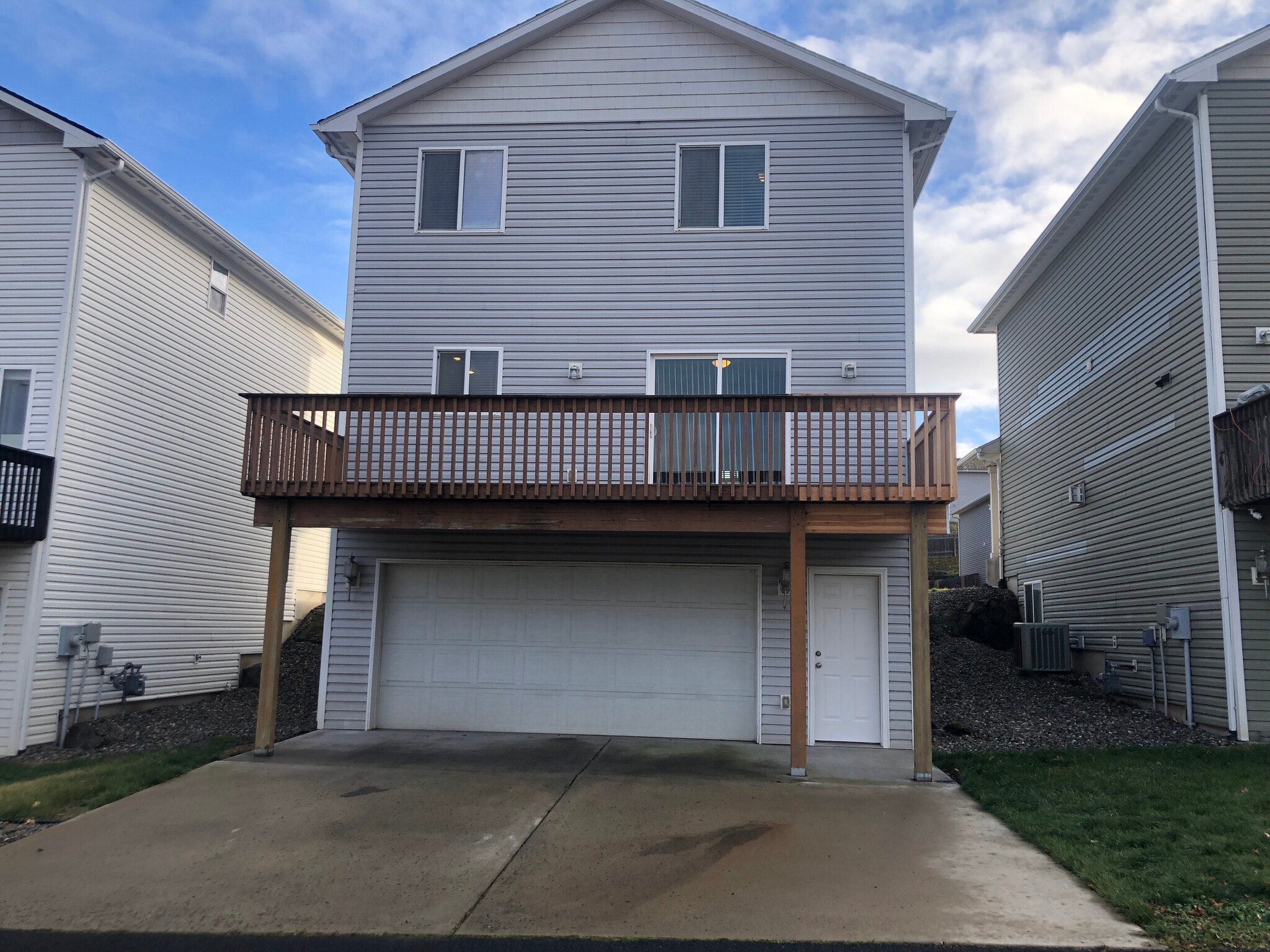 Building Photo - 1124 SW Lost Trail Dr