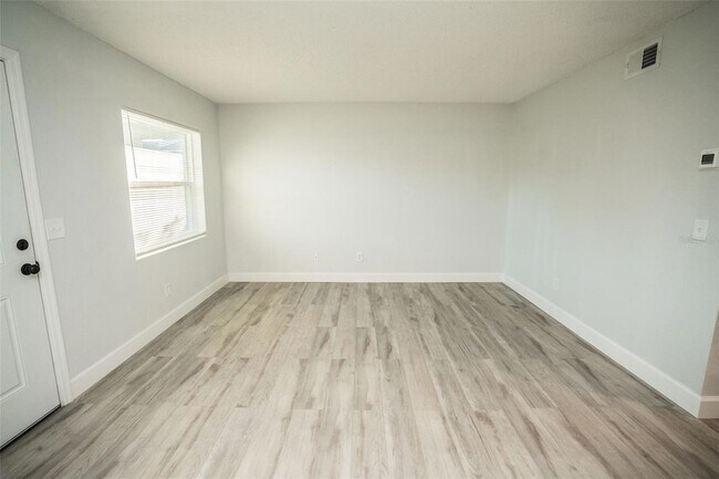 Building Photo - 11314 N 52nd St