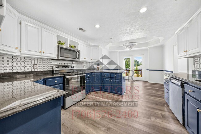 Building Photo - 5924 Big Oak Dr