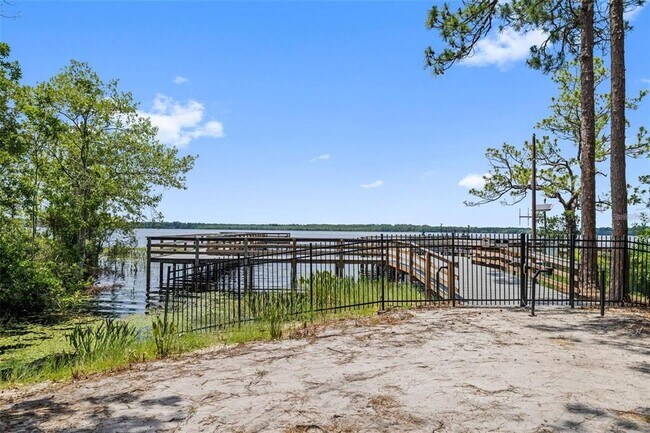 Building Photo - 7112 Five Oaks Dr