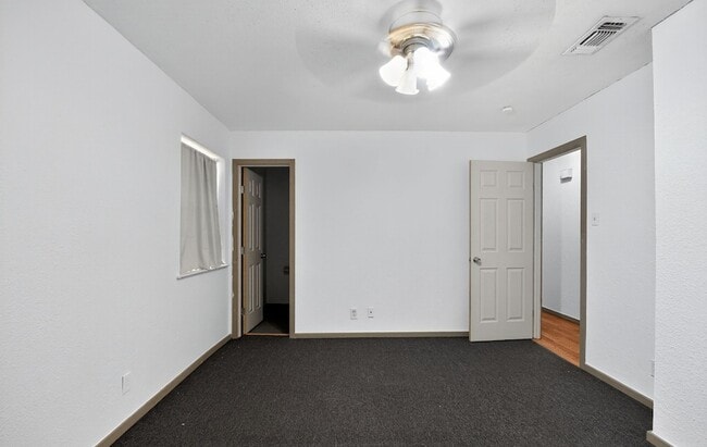 Building Photo - 604 Fegan St