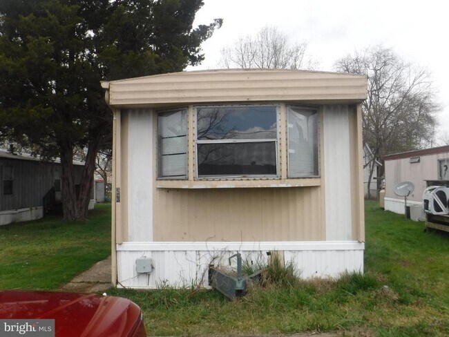 Building Photo - 53 Shamrock Ave