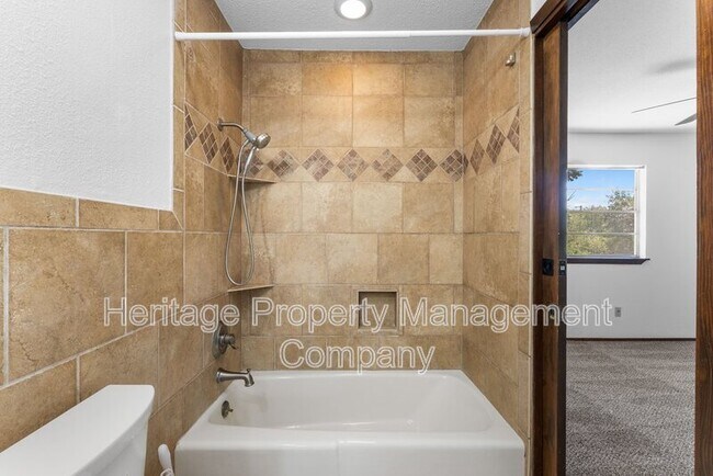 Building Photo - 3614 Versailles Dr