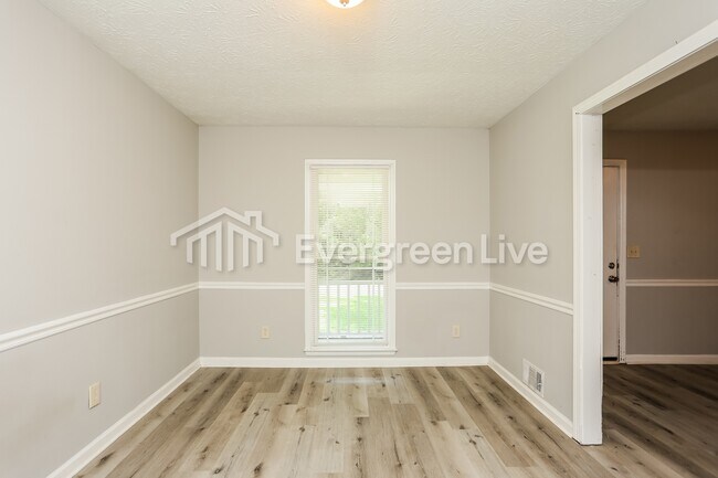 Building Photo - 3631 Pennington Dr SE