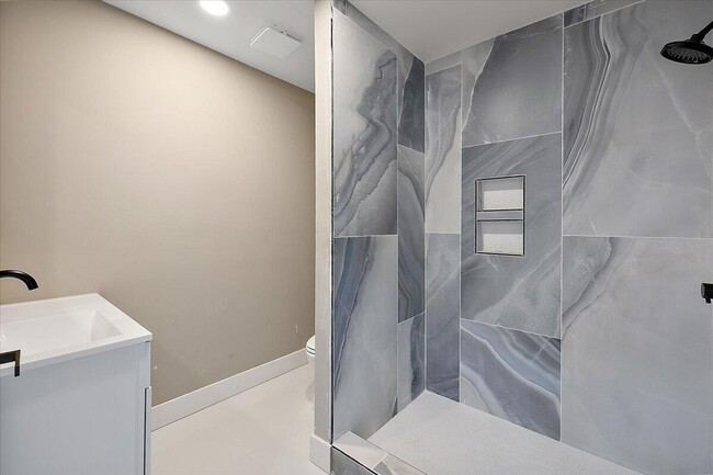 Building Photo - 3473 Townsend St