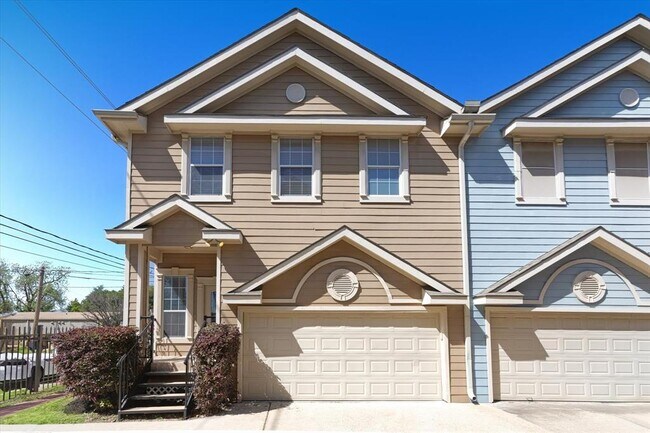 Building Photo - 2624 Detering St