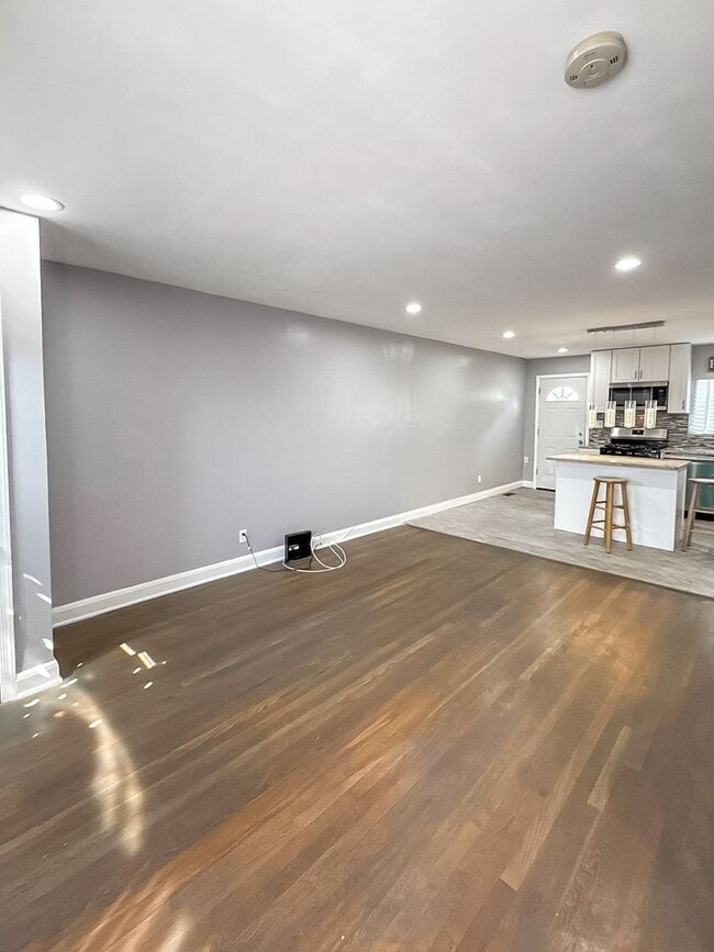 Building Photo - Beautifully Updated 3 Bedroom Home with Finished Basement