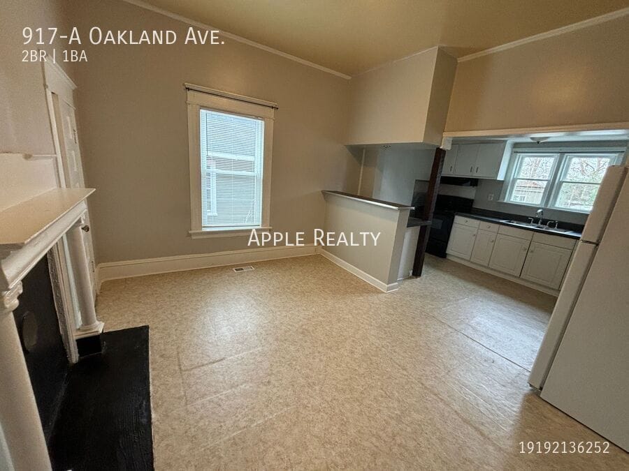 Building Photo - 917 Oakland Ave