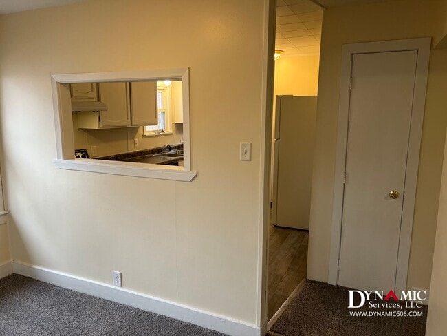 Building Photo - 3 Bedroom, 1 Bathroom House By Augustana &...