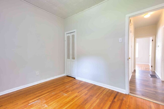 Building Photo - Available Aug 7th - Very nice single family home with refinished hardwood and a very large open l...