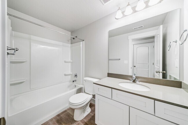 Building Photo - 16168 Truss Blvd