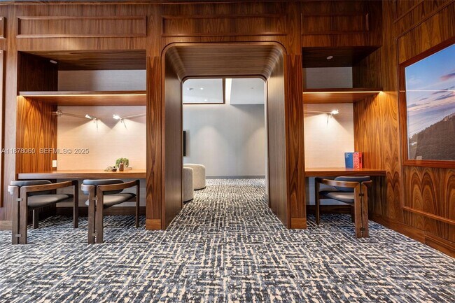 Building Photo - 2678 Tigertail Ave