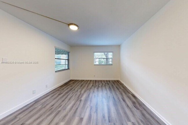 Building Photo - 1251 SW 125th Ave