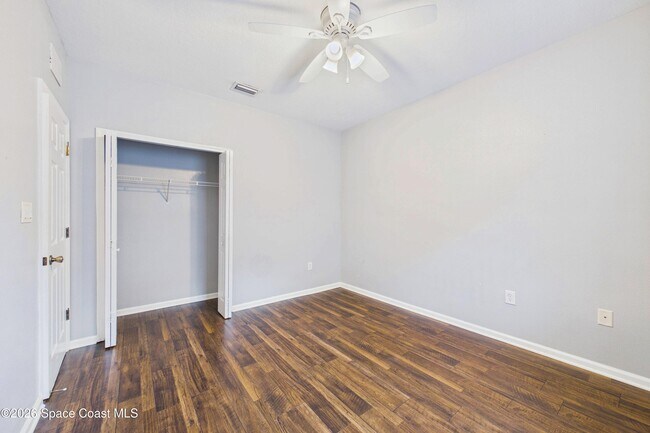 Building Photo - 551 Loxley Ct