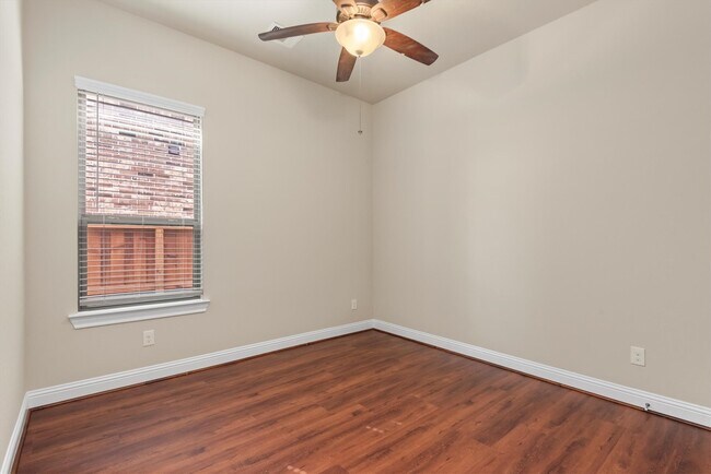 Building Photo - 4218 Davis Oak Dr