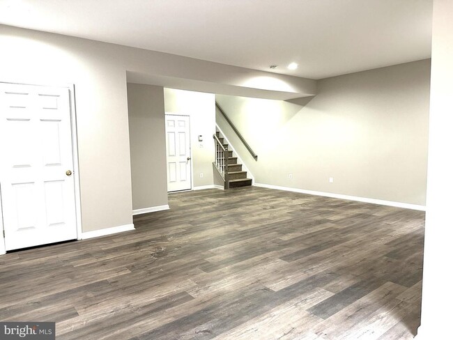Building Photo - 22609 Welborne Manor Square