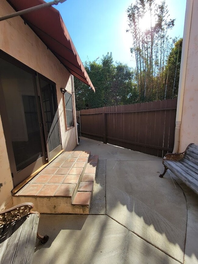 Building Photo - BEAUTIFUL 4BD - 3BA SINGLE STORY HOUSE WITH PRIVATE LAUNDRY AND DETACHED 2 CAR GARAGE