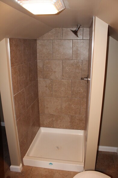 Building Photo - 2124 Ronnie Ave