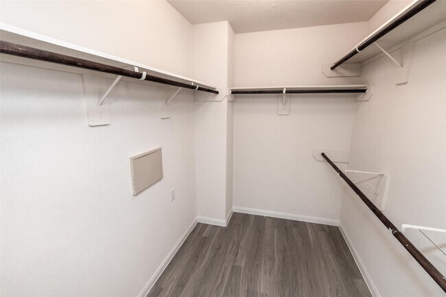 Building Photo - 3918 Calgary Cir