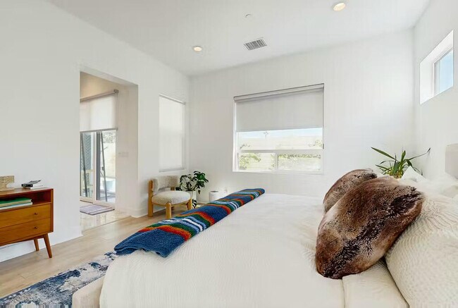 Building Photo - 3534 Ambassador Dr